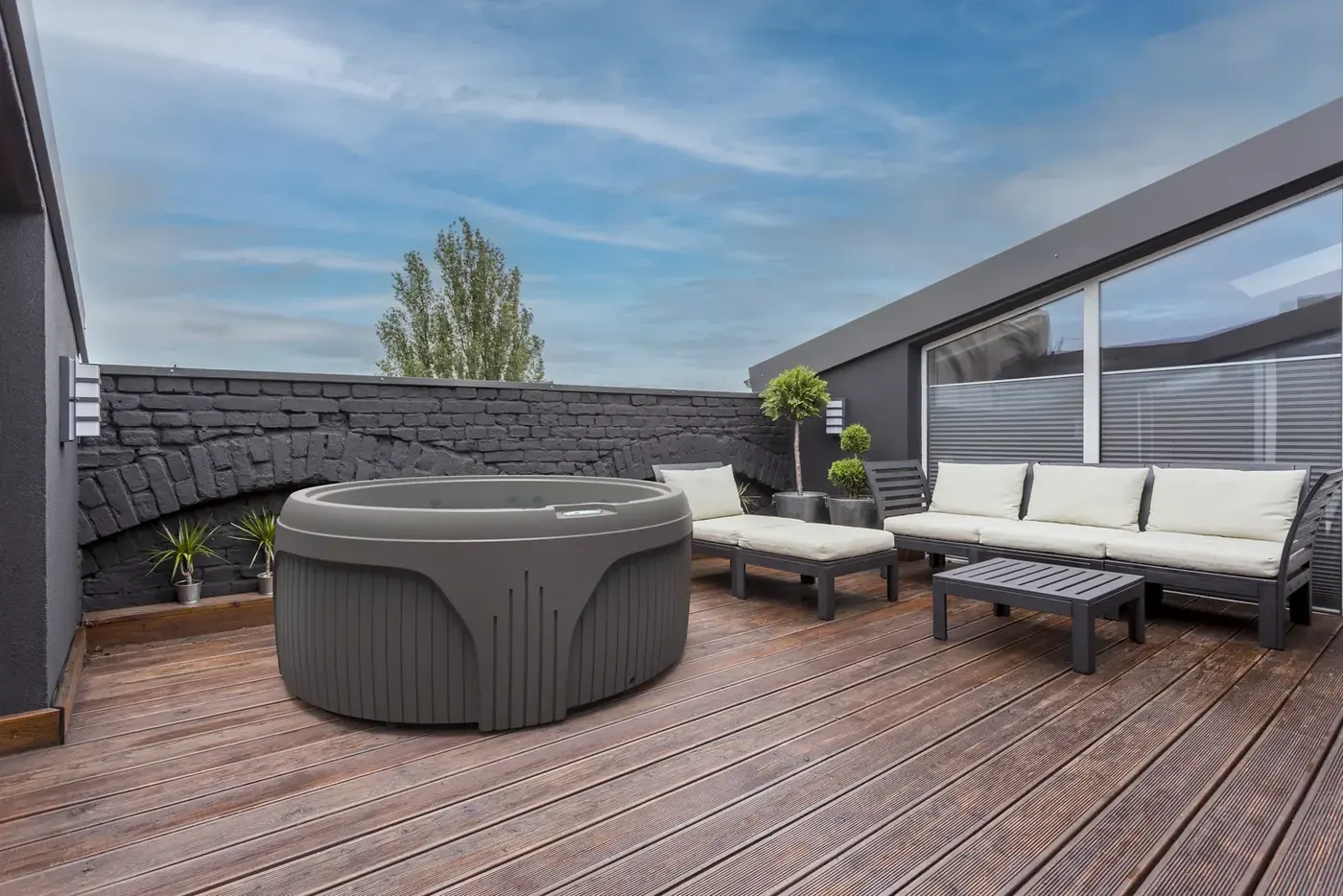 DreamMaker Spas Core 1800R Plug-and-Play Hot Tub official product view 4